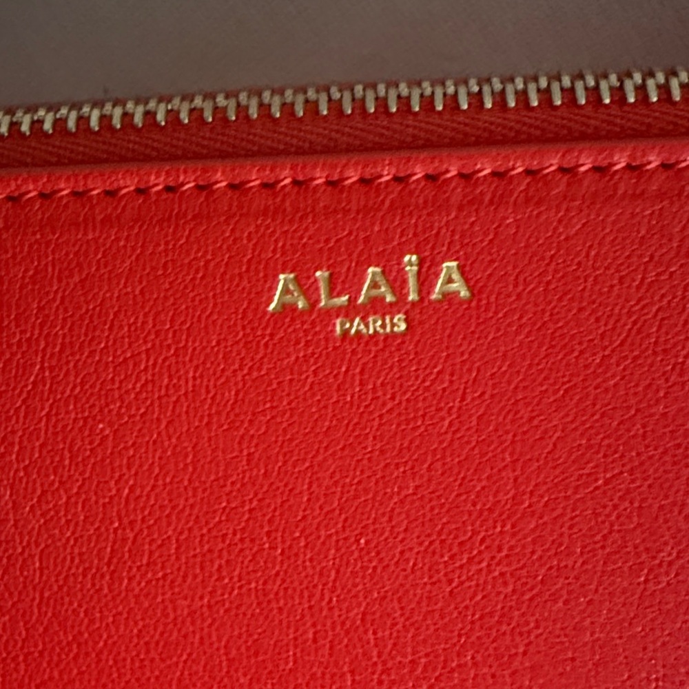 NWT ALAÏA LE DEMI-COEUR Bag IN GOATSKIN Made in ITALY - Picture 11 of 16